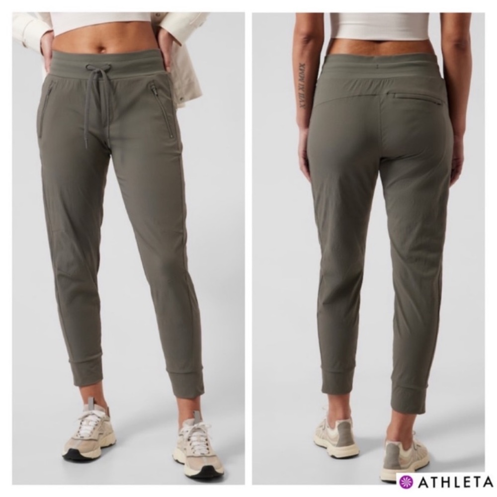 Athleta Trekki North Jogger